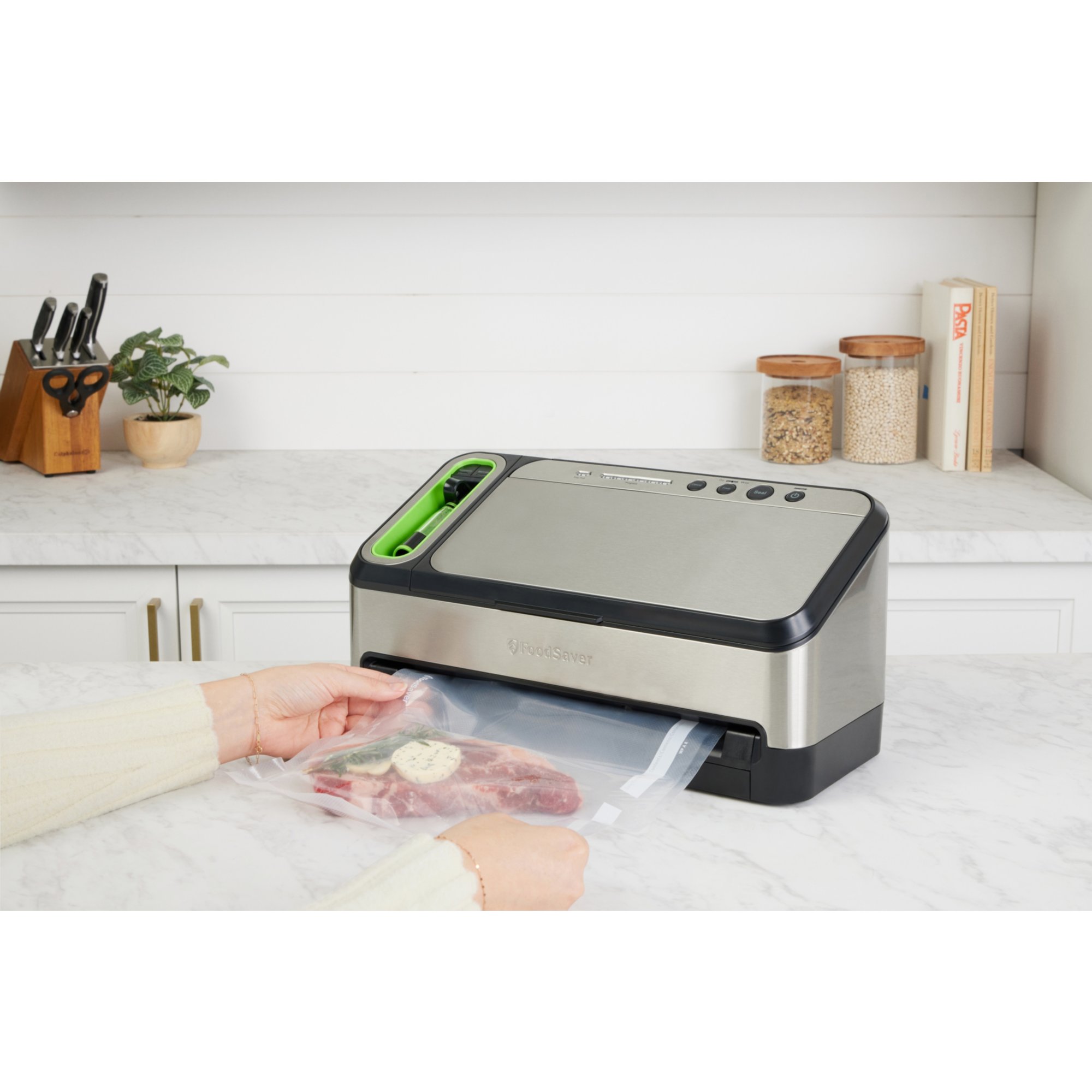 FoodSaver® 4800 Series 2-in-1 Automatic Vacuum Sealing System with 